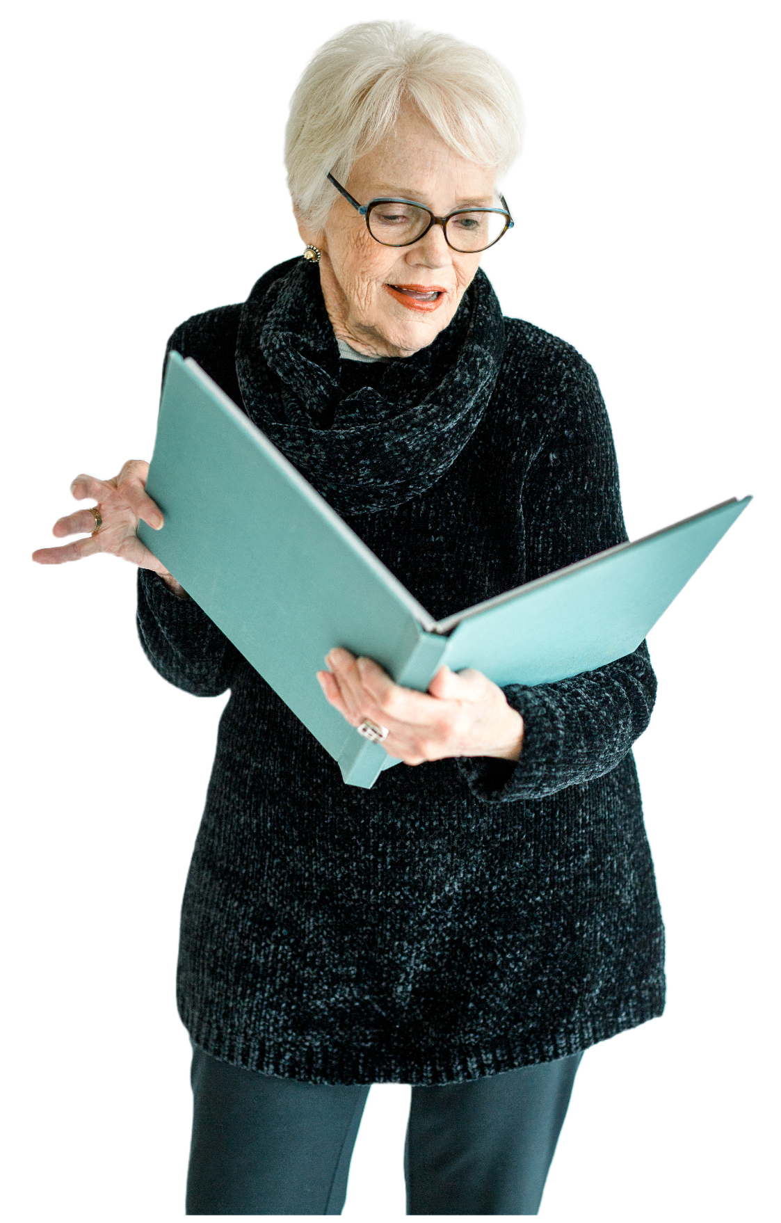 Carolyn Reading a book_trans_r